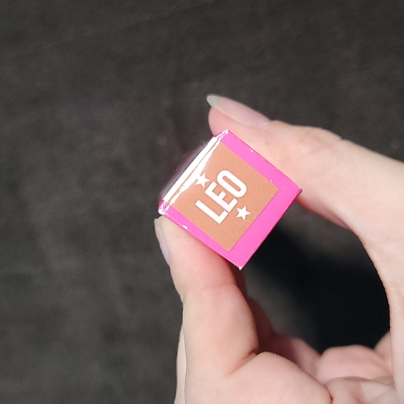 Lip liner - Picture 1 of 1